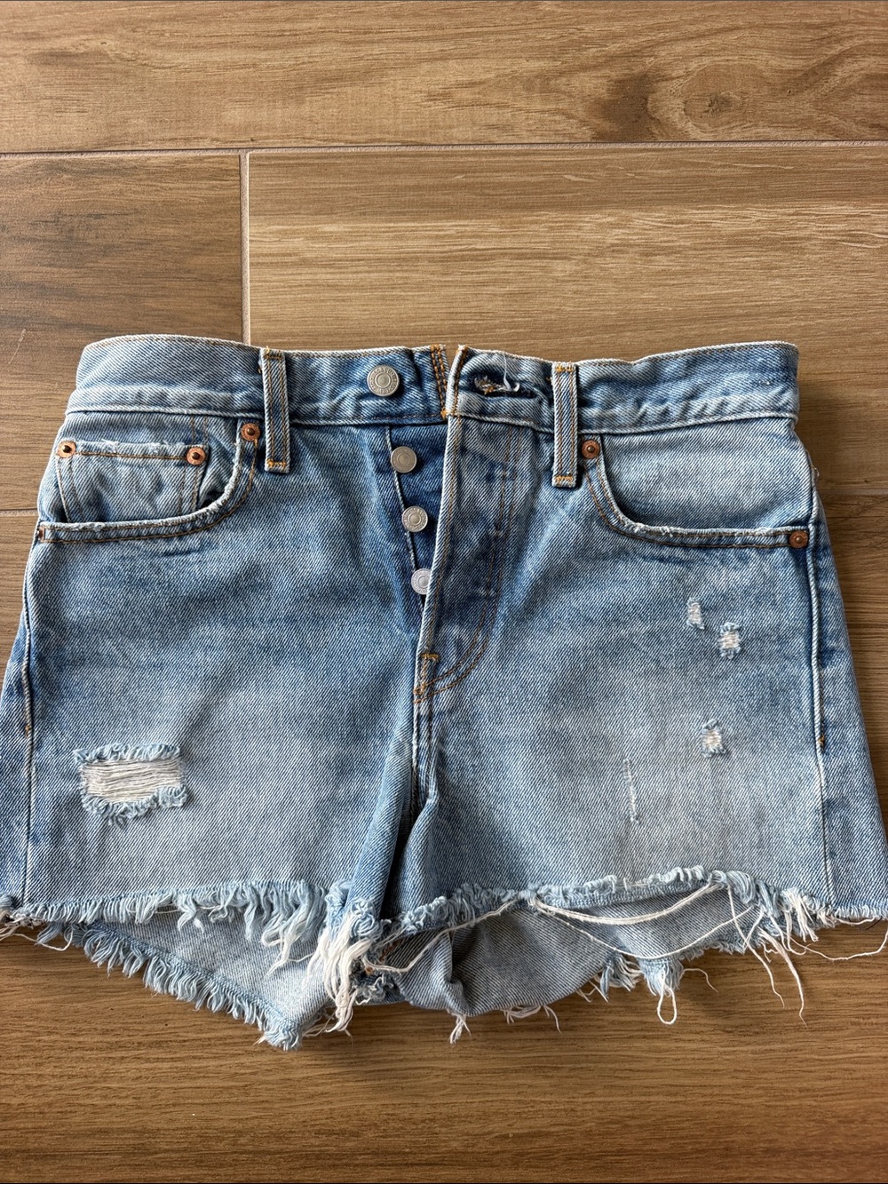 Levi’s shorts size 27